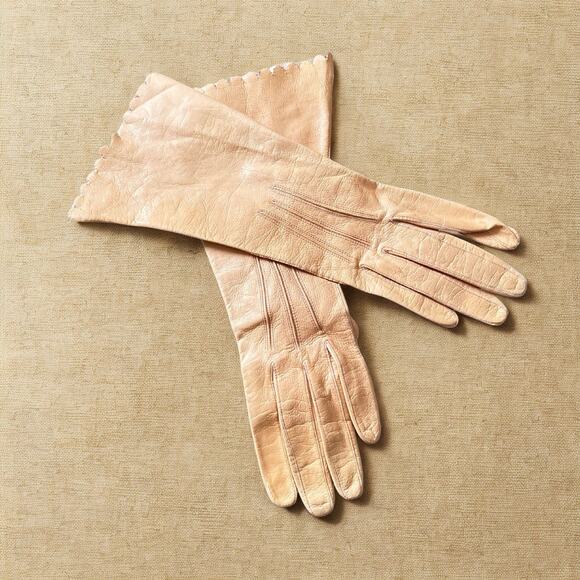 Antique 1930s–50s Czech Kid Leather Gloves, Scalloped Cuffs, Size 6.75 - Picture 1 of 6